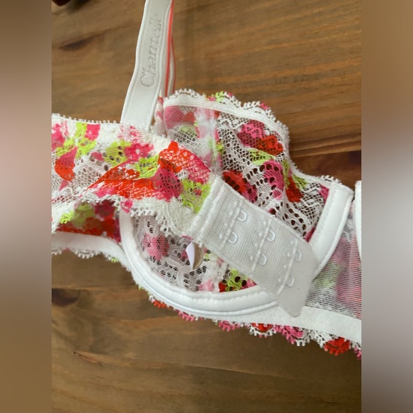 Chantelle multi color bras - Picture 6 of 11